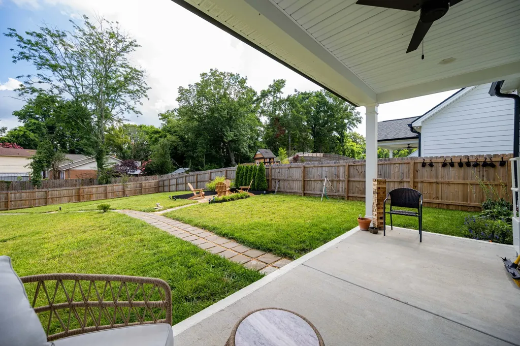 2005 Pleasant Cove Nashville TN 37214