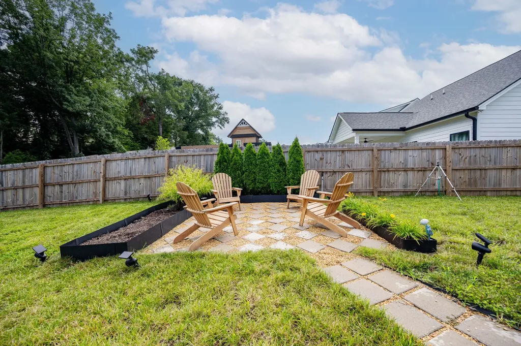 2005 Pleasant Cove Nashville TN 37214