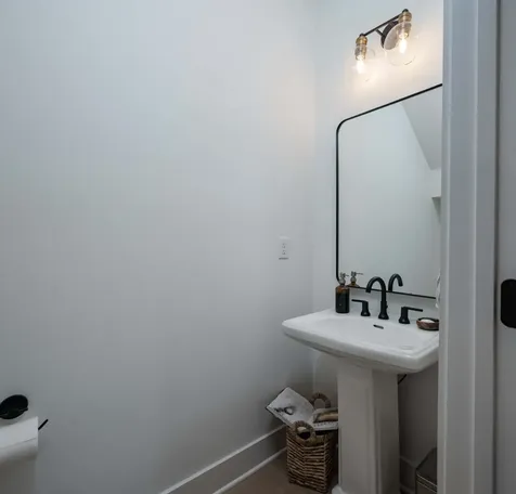 2005 Pleasant Cove Nashville TN 37214