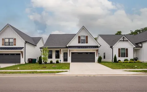 2005 Pleasant Cove Nashville TN 37214