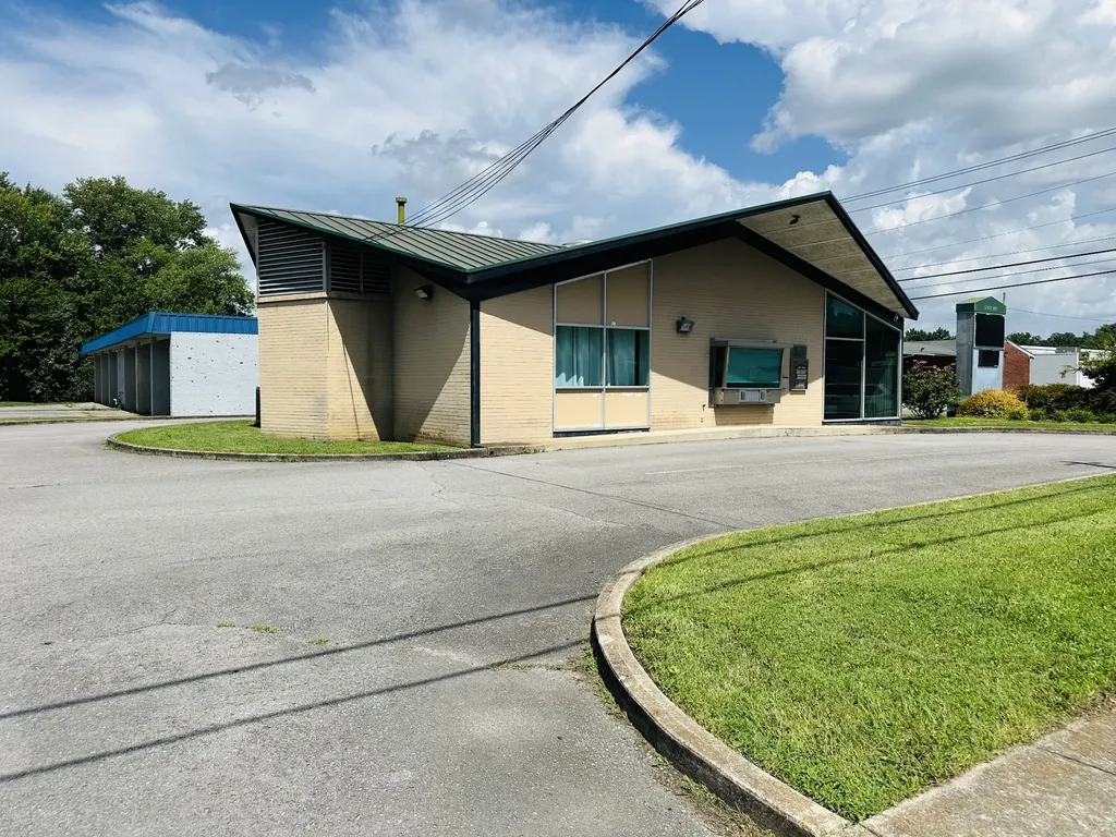 412 W Lincoln Street Tullahoma TN 37388