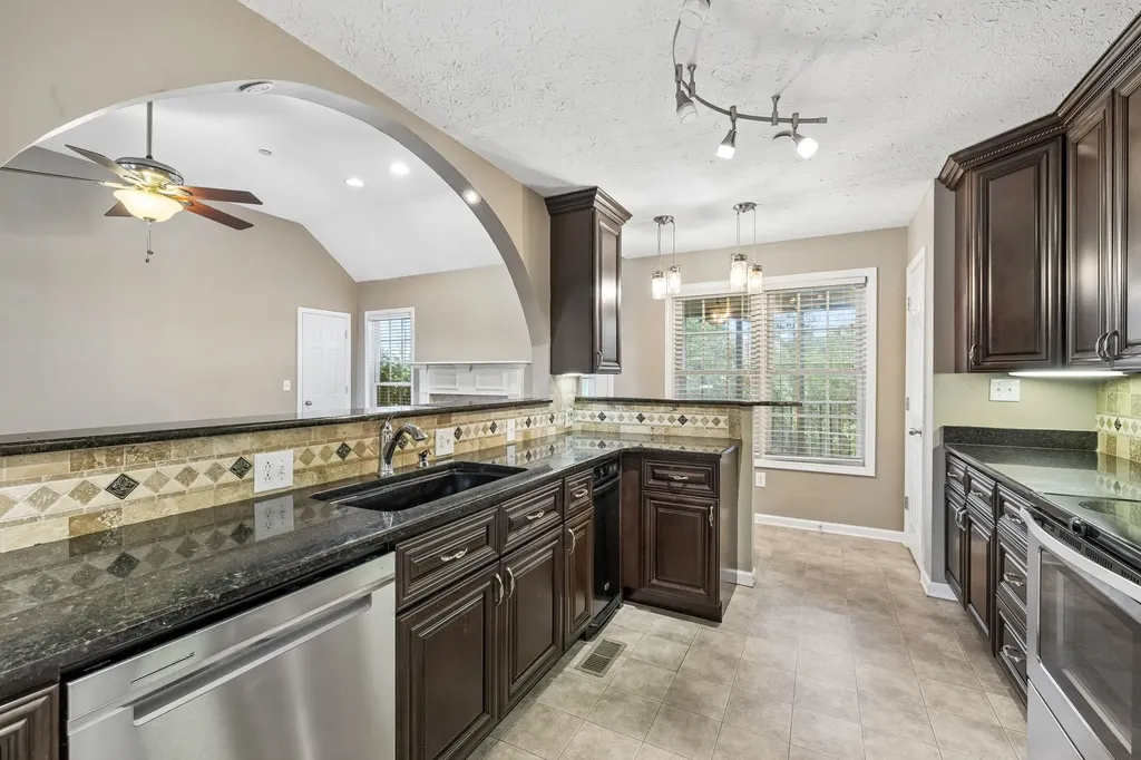 256 Dixie Lane Pleasant View TN 37146
