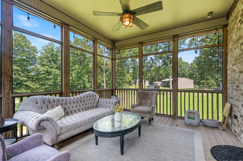 1370 Leatherwood Road White Bluff TN 37187