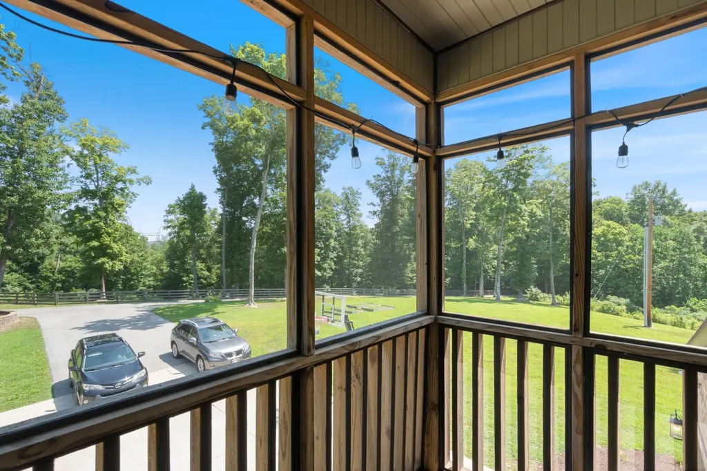 1370 Leatherwood Road White Bluff TN 37187