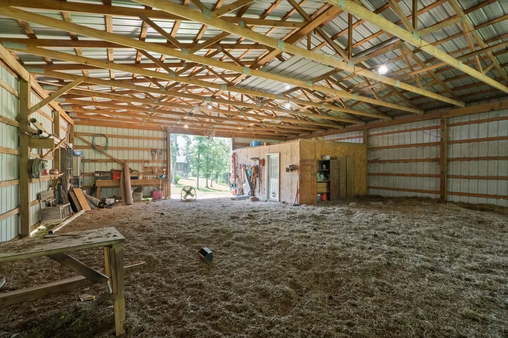1370 Leatherwood Road White Bluff TN 37187