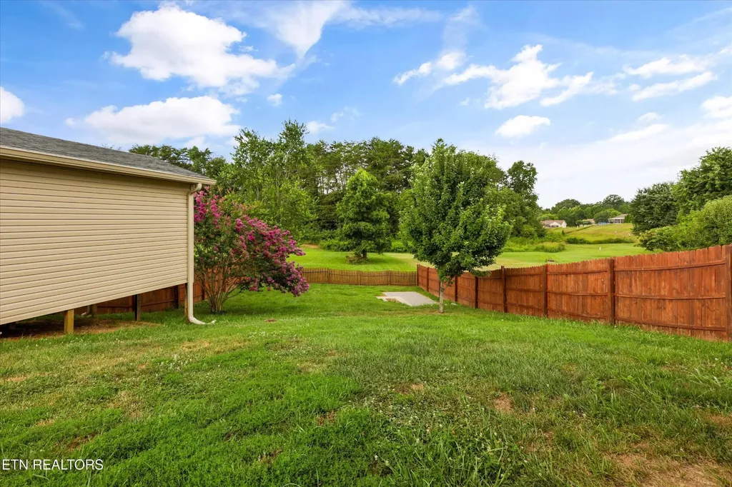 2947 Country Meadows Lane Maryville TN 37803
