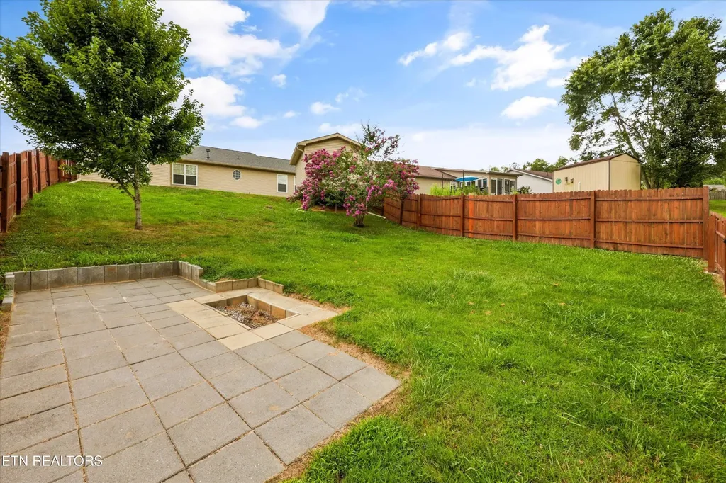 2947 Country Meadows Lane Maryville TN 37803