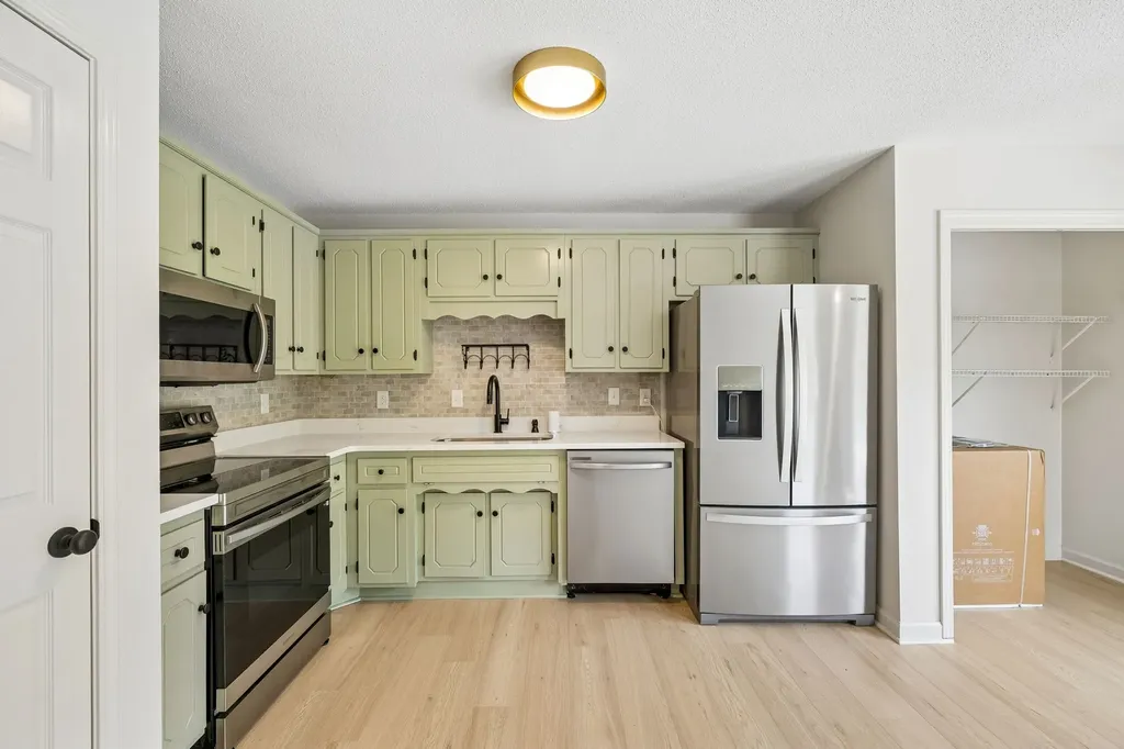 1990 Waywick Drive Clarksville TN 37043
