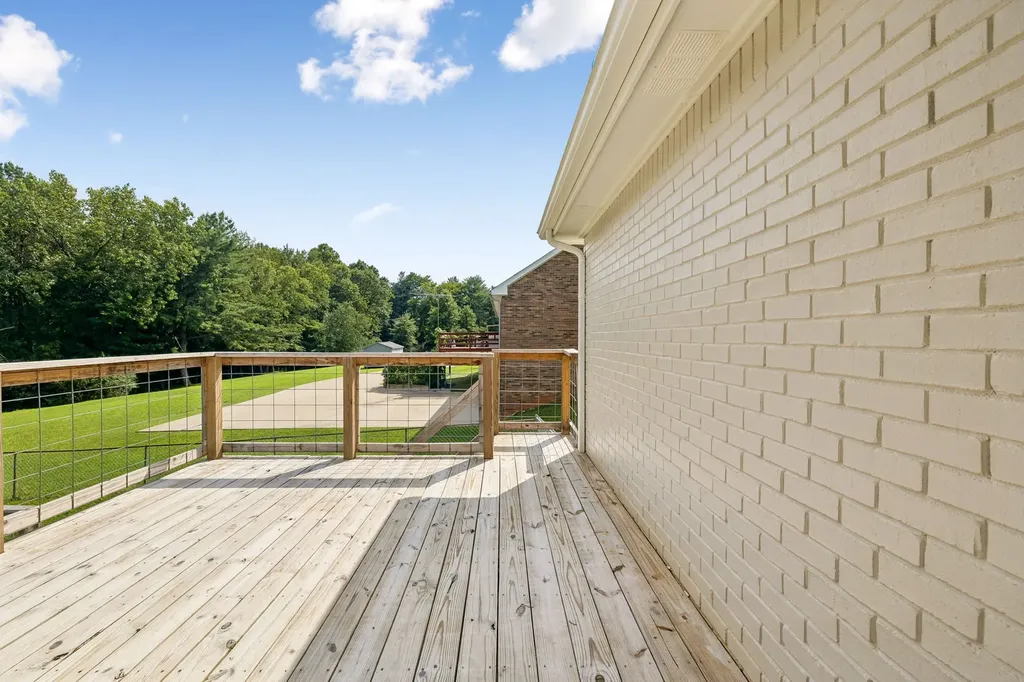 1990 Waywick Drive Clarksville TN 37043