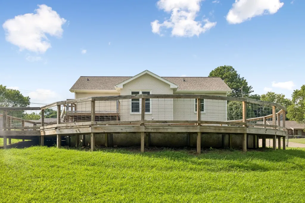 1990 Waywick Drive Clarksville TN 37043