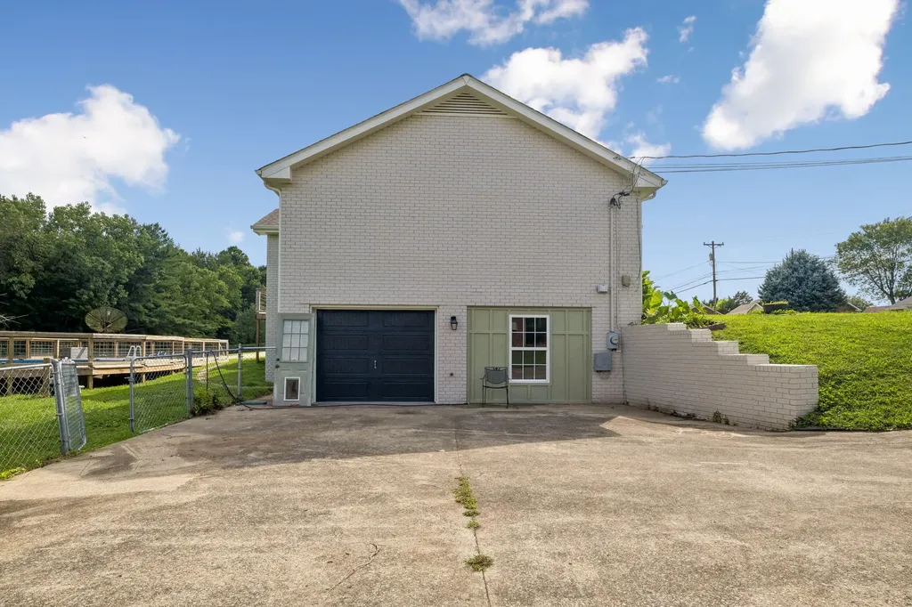 1990 Waywick Drive Clarksville TN 37043