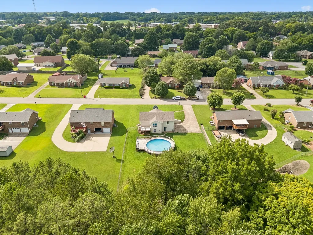 1990 Waywick Drive Clarksville TN 37043