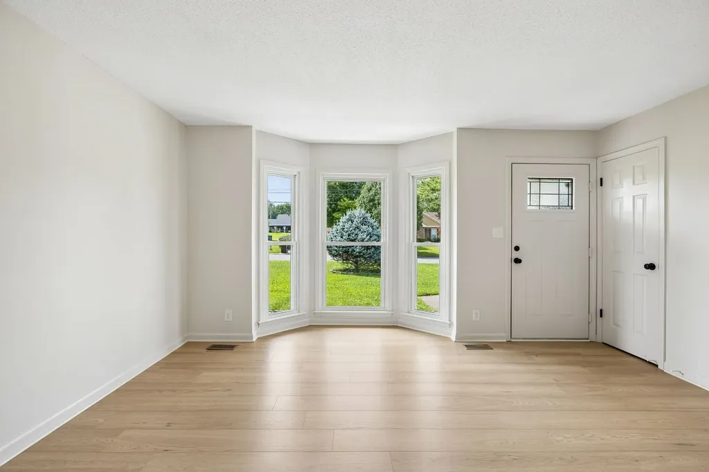 1990 Waywick Drive Clarksville TN 37043