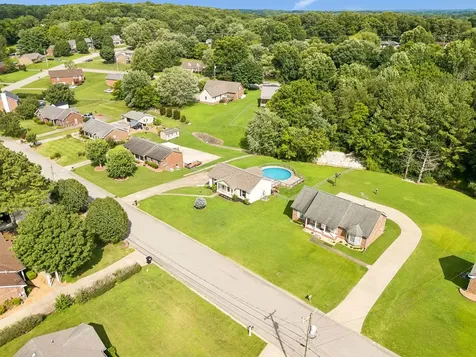 1990 Waywick Drive Clarksville TN 37043