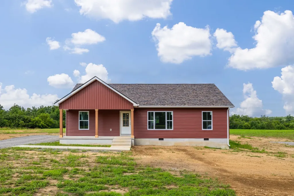 325 Oakmere Lane Lafayette TN 37083