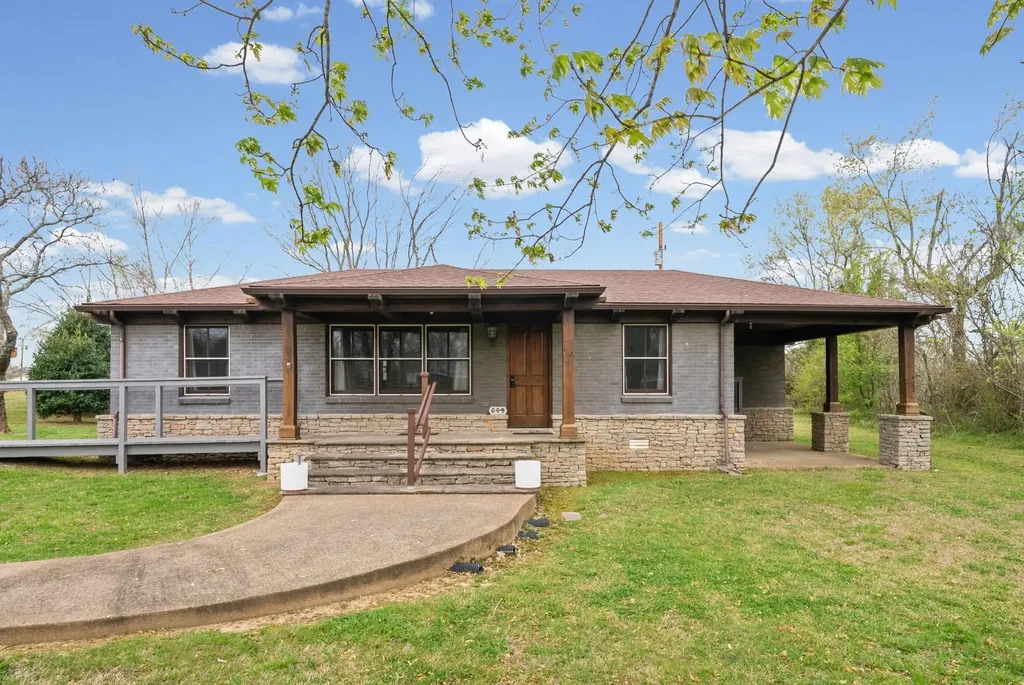 549 Swan Avenue Hohenwald TN 38462