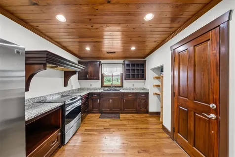 549 Swan Avenue Hohenwald TN 38462