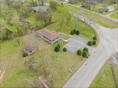 549 Swan Avenue Hohenwald TN 38462