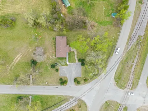 549 Swan Avenue Hohenwald TN 38462