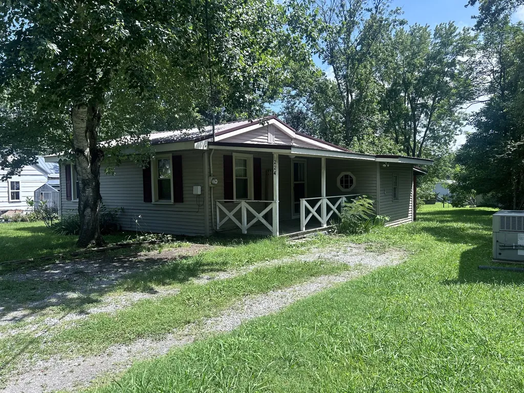 224 Lee Street Tullahoma TN 37388