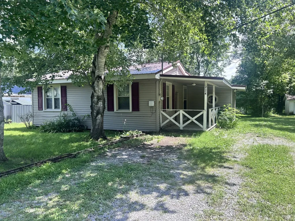 224 Lee Street Tullahoma TN 37388