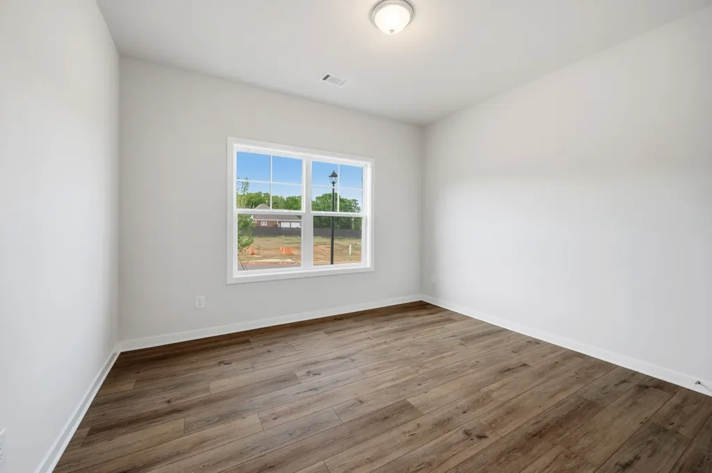 180 Yuma Lane White House TN 37188