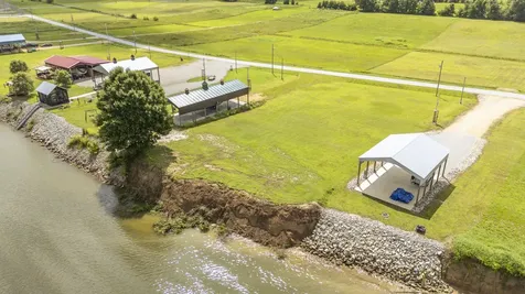 648 River Front Drive Clifton TN 38425