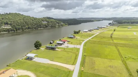 648 River Front Drive Clifton TN 38425
