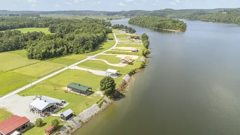 648 River Front Drive Clifton TN 38425