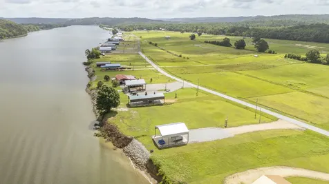648 River Front Drive Clifton TN 38425