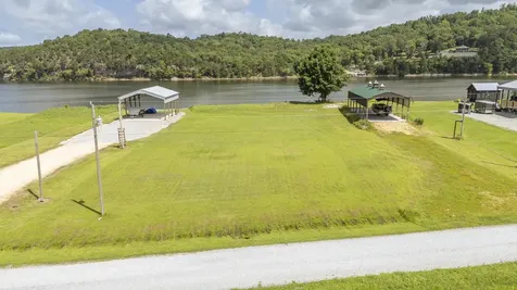 648 River Front Drive Clifton TN 38425