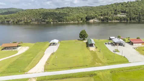 648 River Front Drive Clifton TN 38425