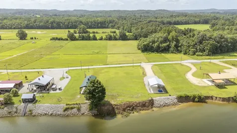 648 River Front Drive Clifton TN 38425