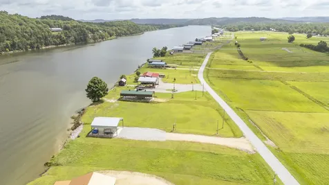 648 River Front Drive Clifton TN 38425