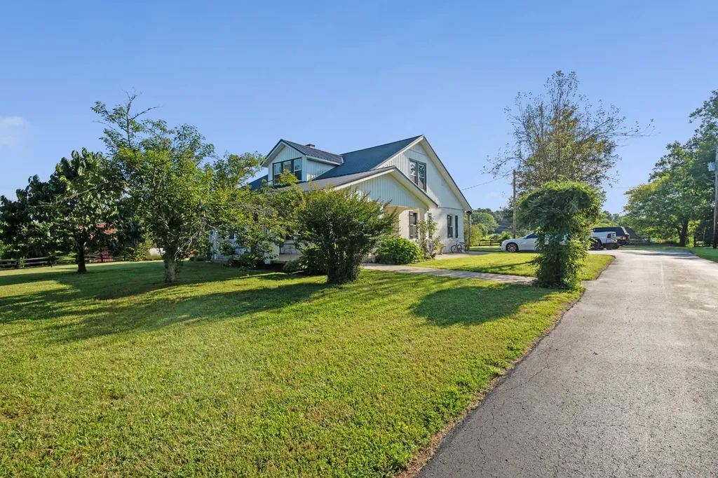 4525 Highway 231, S Castalian Springs TN 37031
