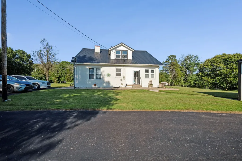 4525 Highway 231, S Castalian Springs TN 37031