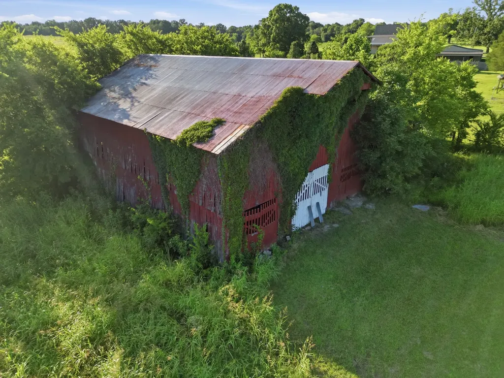 4525 Highway 231, S Castalian Springs TN 37031