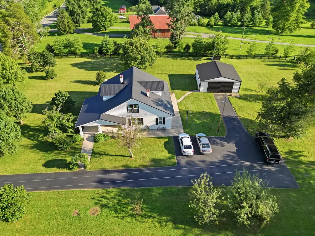 4525 Highway 231, S Castalian Springs TN 37031