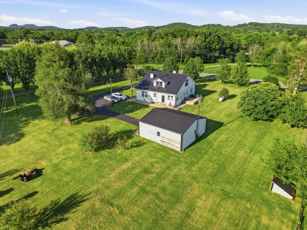 4525 Highway 231, S Castalian Springs TN 37031
