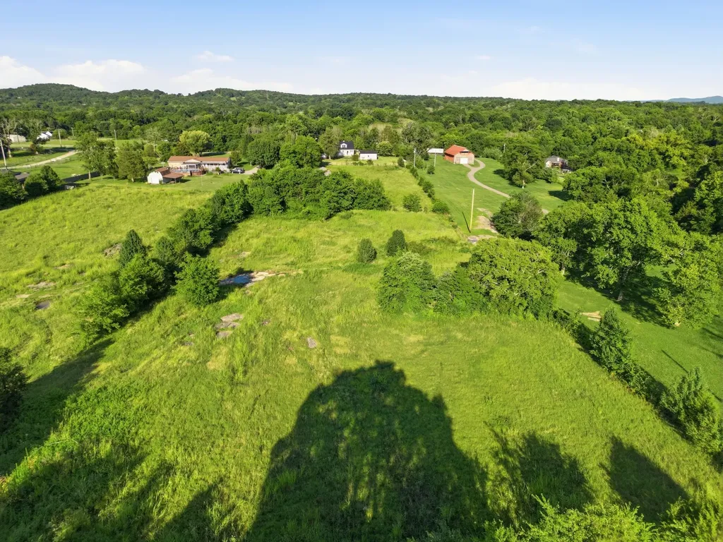 4525 Highway 231, S Castalian Springs TN 37031
