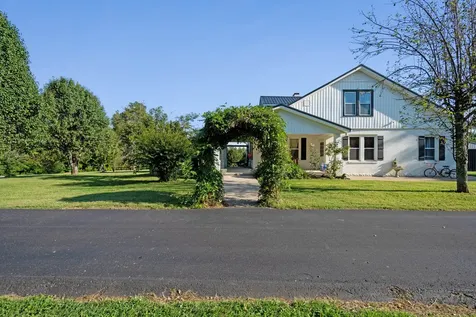 4525 Highway 231, S Castalian Springs TN 37031