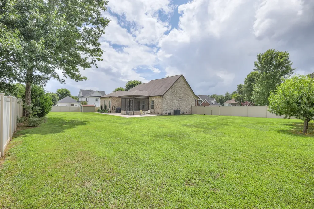 197 Bluegrass Road Manchester TN 37355