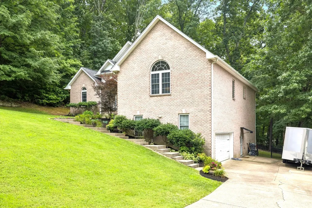 106 Creek Trail Court Goodlettsville TN 37072