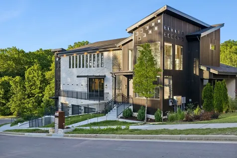5824 Woodland Hills Drive Nashville TN 37211
