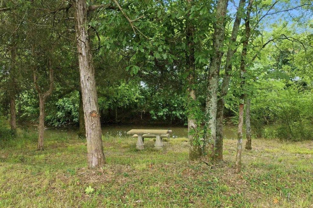 4555 Webb Road Murfreesboro TN 37128