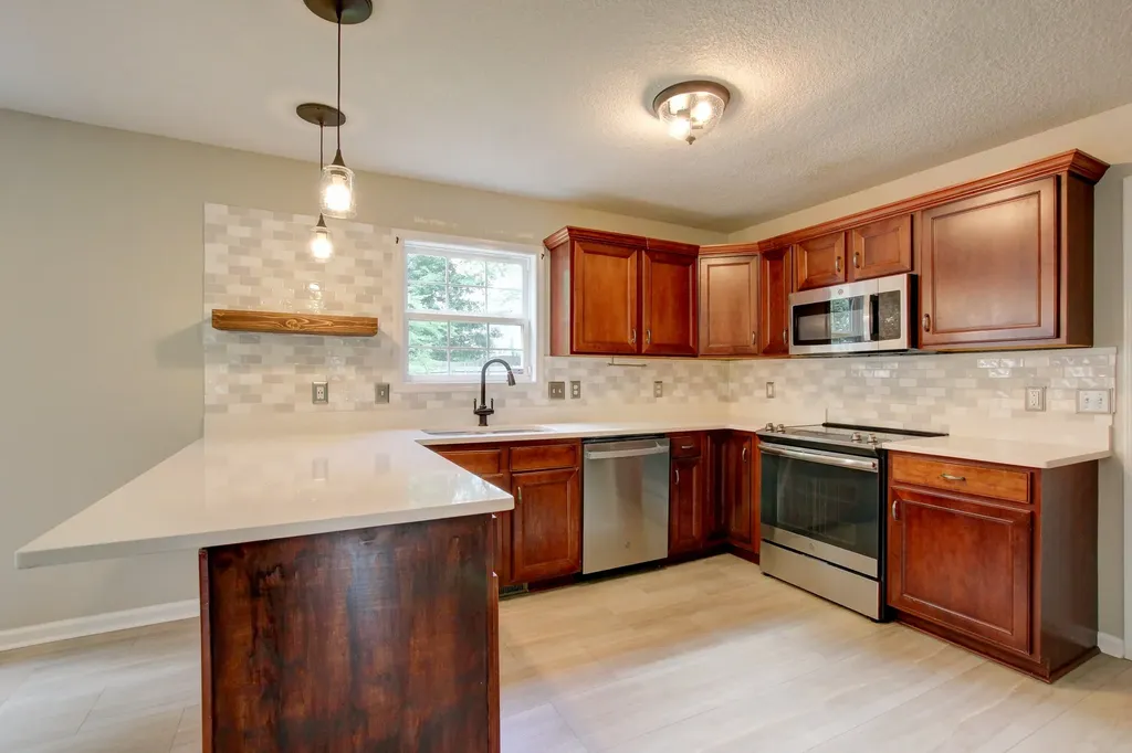 2478 Hattington Drive Clarksville TN 37042