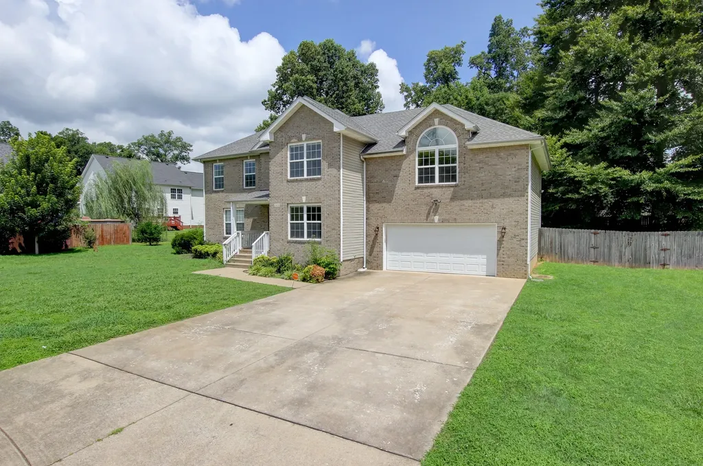 2478 Hattington Drive Clarksville TN 37042