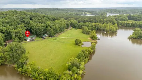 982 Lost Creek Boat Dock Road Decaturville TN 38329