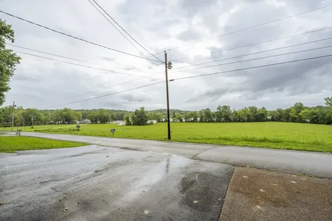 982 Lost Creek Boat Dock Road Decaturville TN 38329