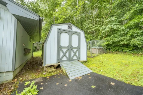 982 Lost Creek Boat Dock Road Decaturville TN 38329